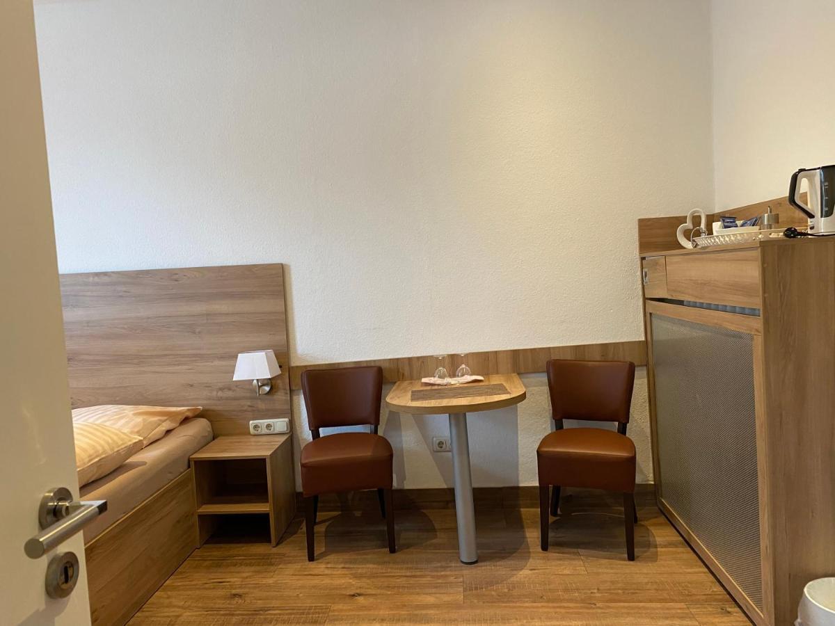 Gasthof & Restaurant "Am Kreuz" Essen Eksteriør billede